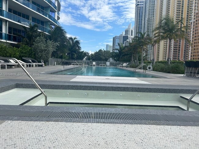 Building Photo - 17550 Collins Ave