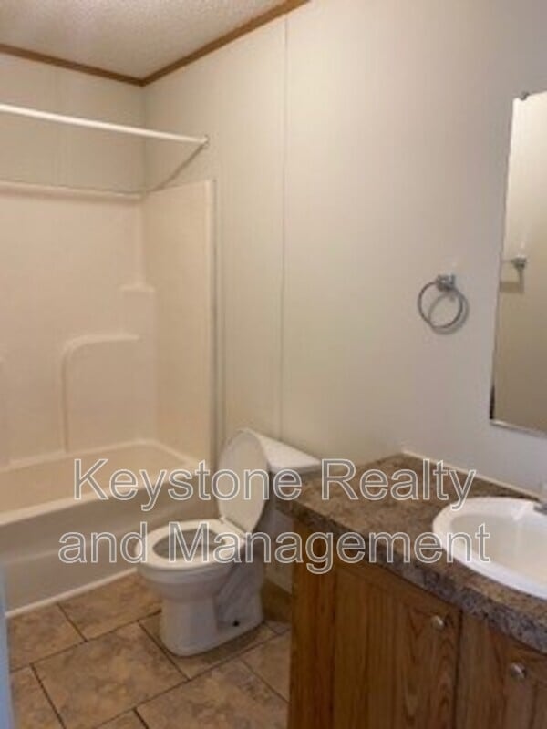 Building Photo - 810 Monroe Ln