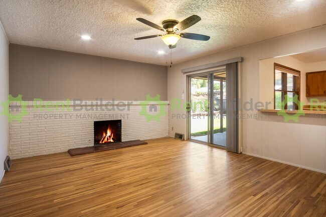 Building Photo - ***LEASE PENDING PLEASE APPLY AT YOUR OWNE DISCRETION***