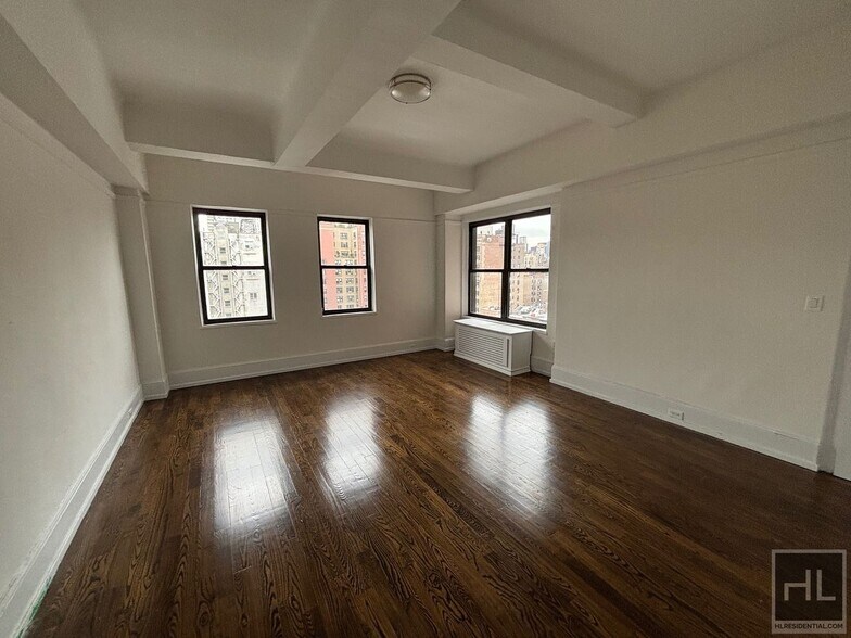 Primary Photo - WEST 73 STREET