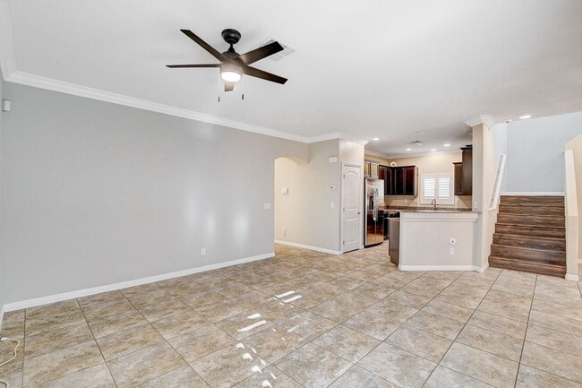 Building Photo - Spacious four bedroom in the Southwest