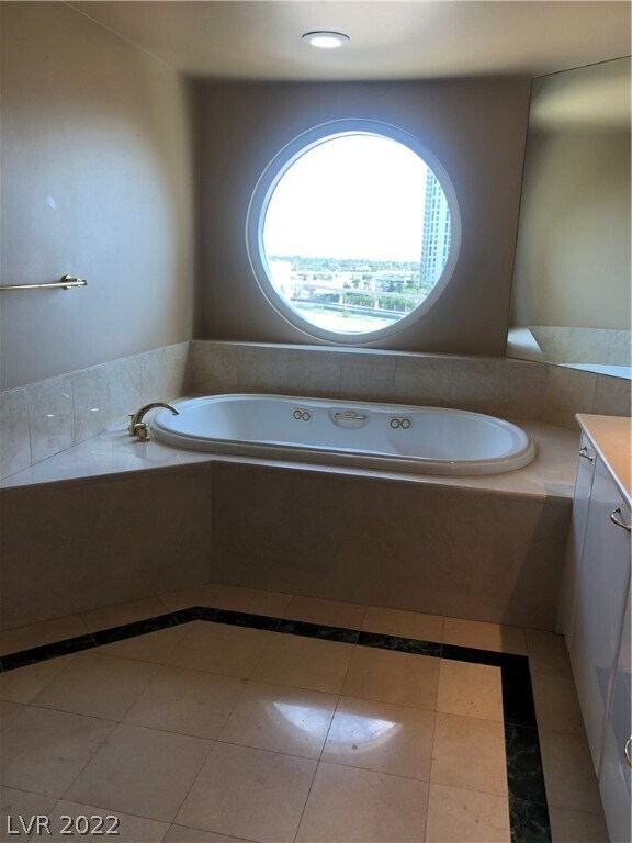 Building Photo - 2747 Paradise Rd