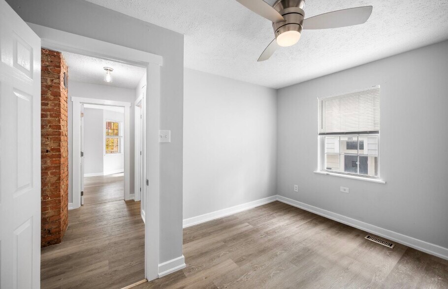 Building Photo - 2026 Dowd Ave