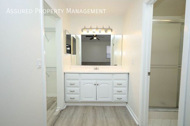 Building Photo - 301 Dryberry Way