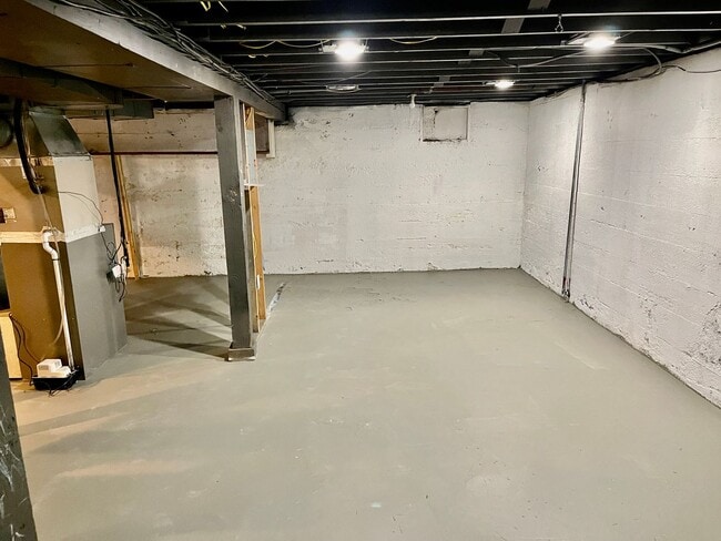 Building Photo - Audubon Park Rental!