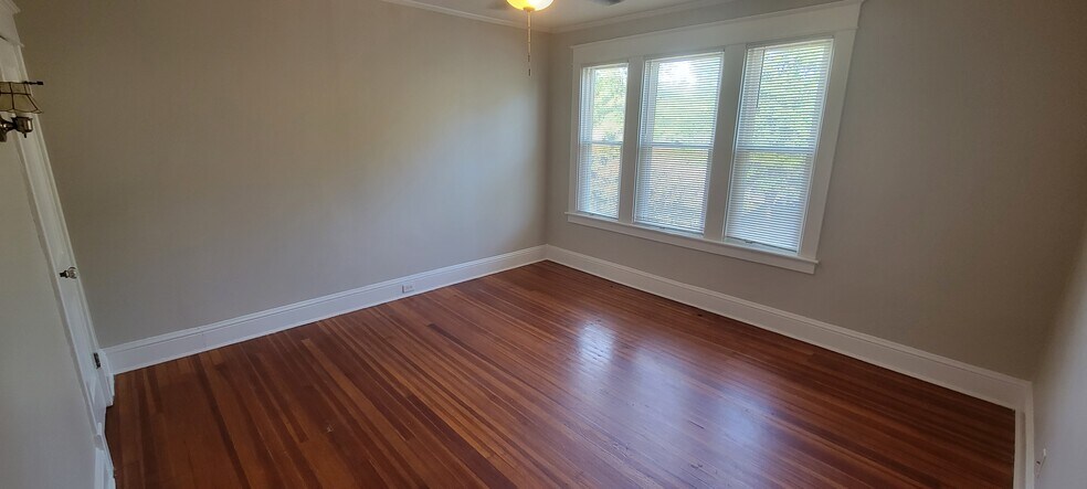 Building Photo - 815 Maury Ave