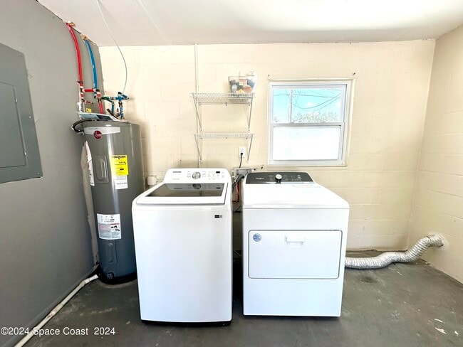 Building Photo - 245 Monaco Rd