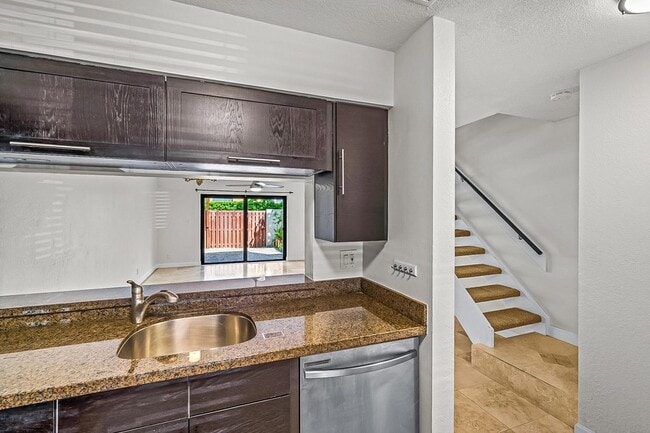 Building Photo - 2700 S Oakland Forest Dr