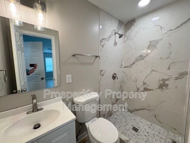 Building Photo - 5613 Pollman St