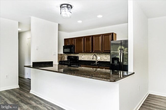Building Photo - 12202 Braxfield Ct
