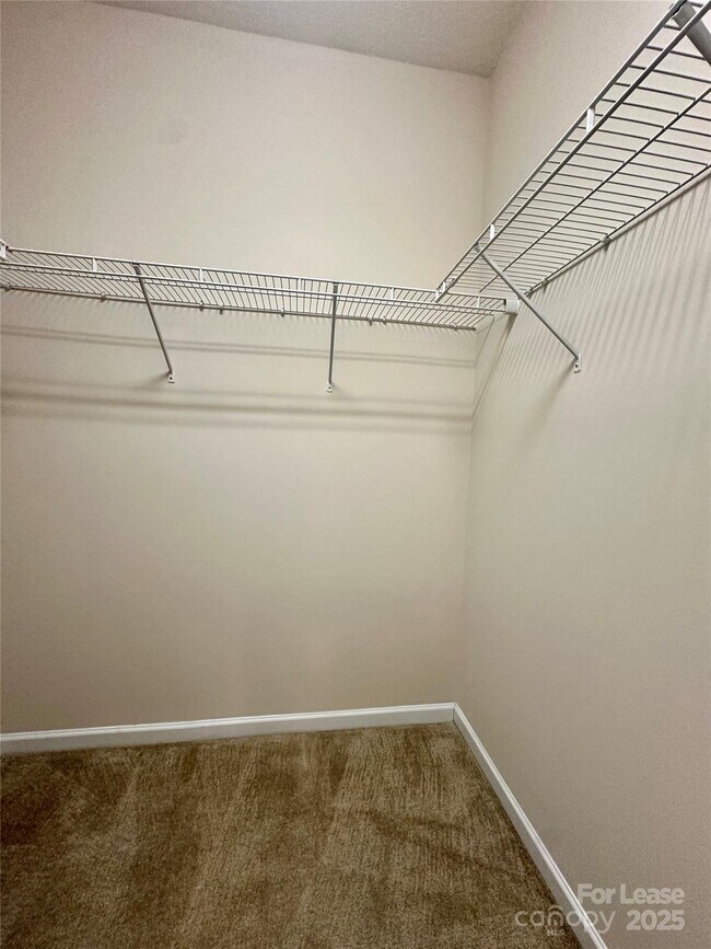 Building Photo - 4531 Hubbard Falls Dr