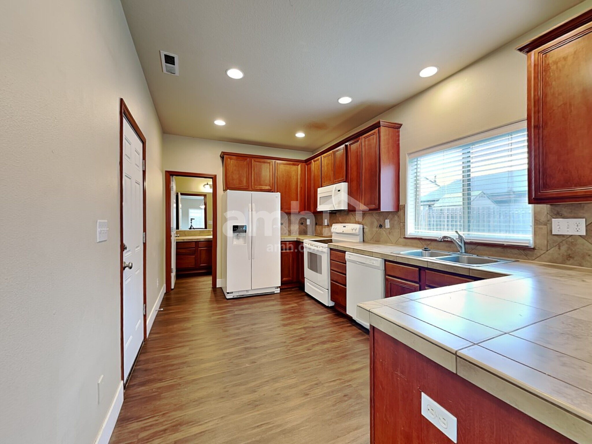 Building Photo - 1115 SE Rollins Ave