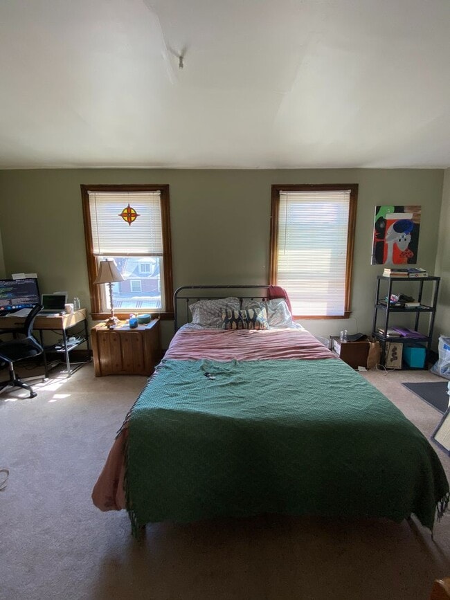 Building Photo - 405 Edgemont St