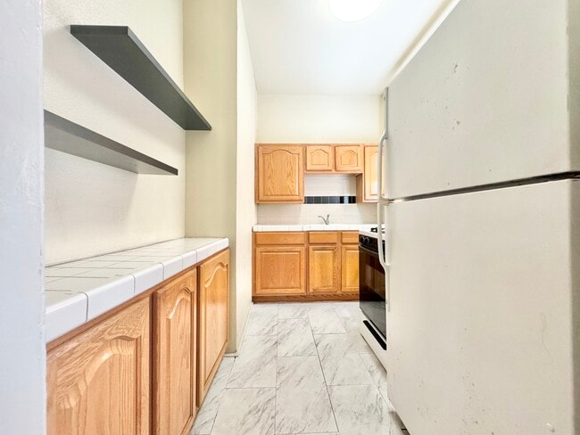 Primary Photo - 532 S Coronado St