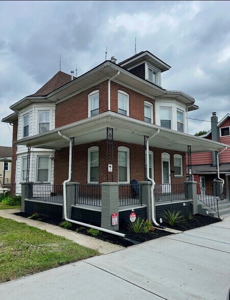 Building Photo - 191 Hudson St