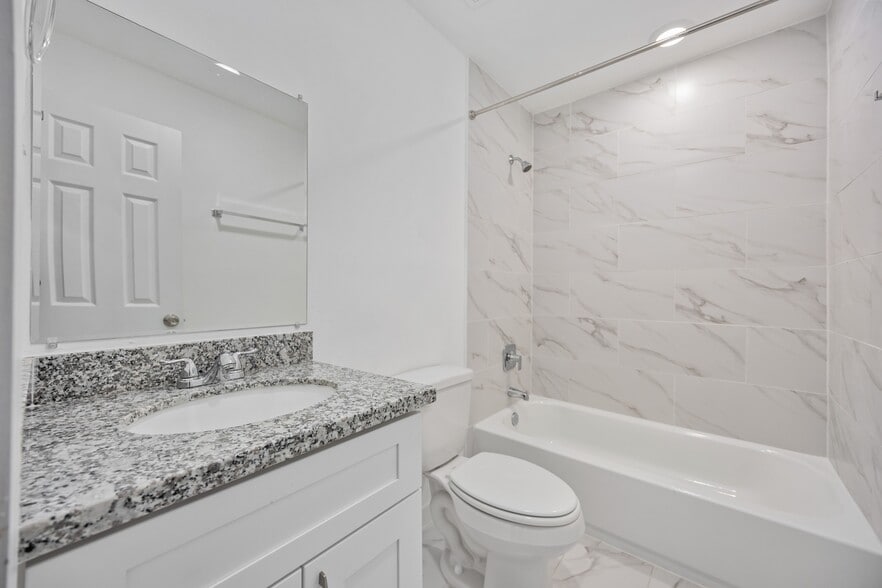 Building Photo - 6013 Wedgefield St