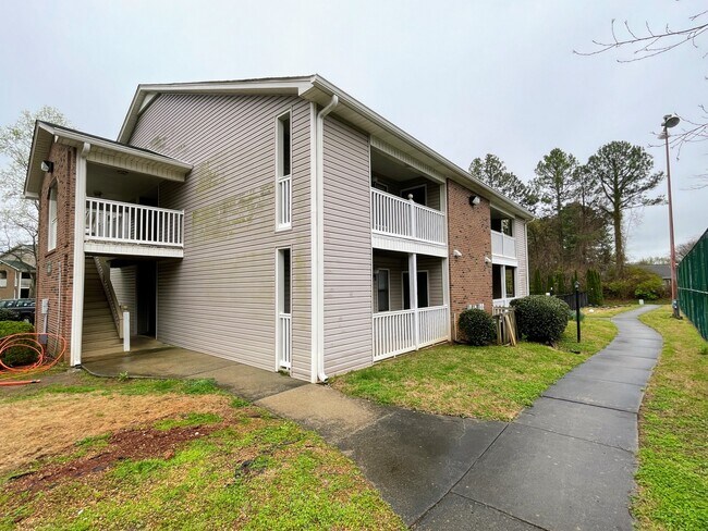 Building Photo - 6634 Willow Pointe Dr NW