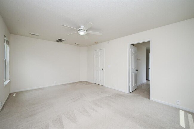 Building Photo - 20015 Cypresswood Springs