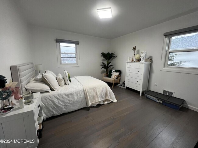 Building Photo - 85 Locust Ave