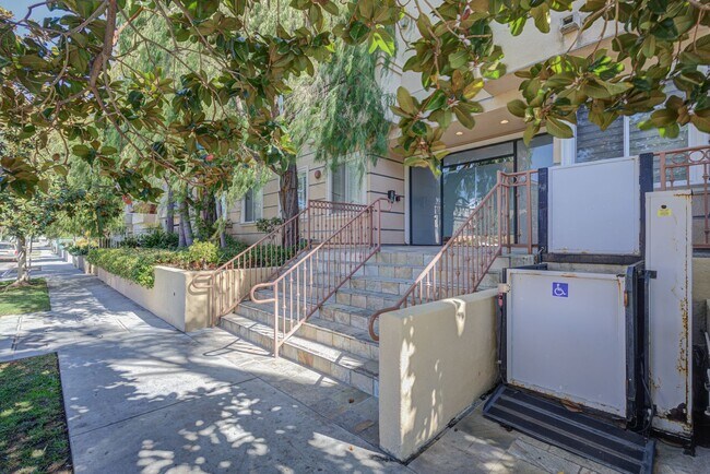 Building Photo - Massive Three Bedroom Two Bath Condo Available now!