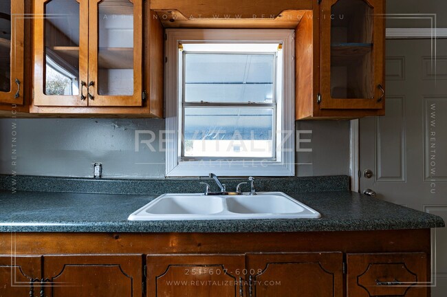 Building Photo - Newly Remodeled 3 Bd / 1 Ba in Moss Point