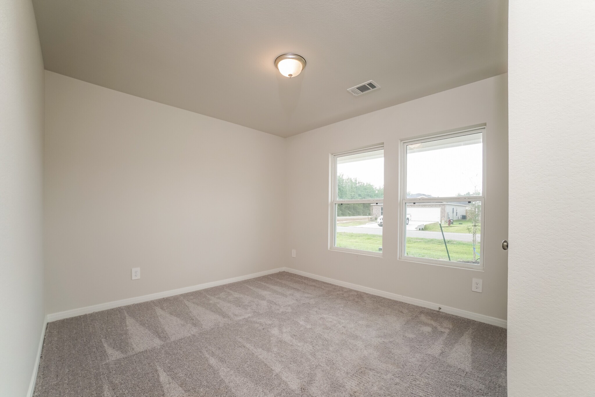 Building Photo - 15815 Del Norte Dr