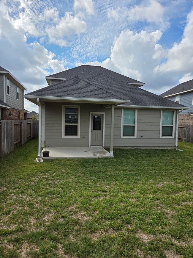 Building Photo - 31322 Whitfield Ct