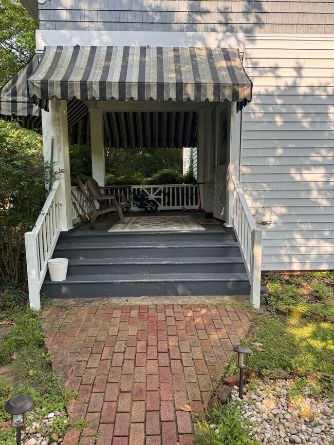 Building Photo - 4 Bedroom || 3 Bathroom Home on 2 Acres