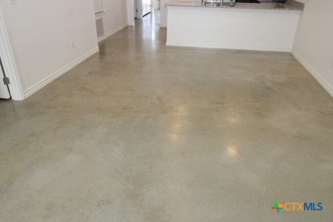 Building Photo - 514 Lost Trl