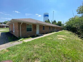 Building Photo - 220-226 S Smithville Rd