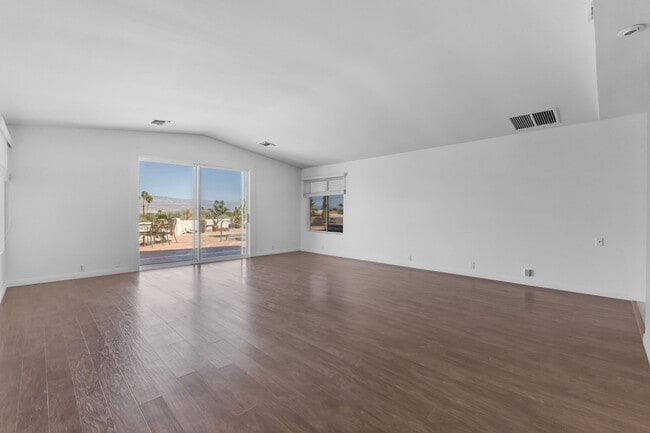 Building Photo - 39124 Channel Dr