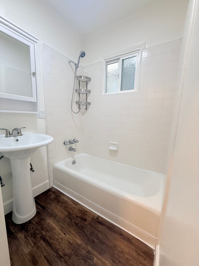 Building Photo - Prospect