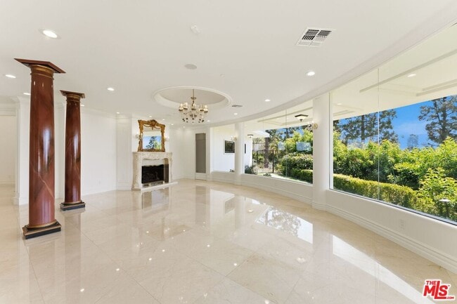 Building Photo - 1725 Loma Vista Dr