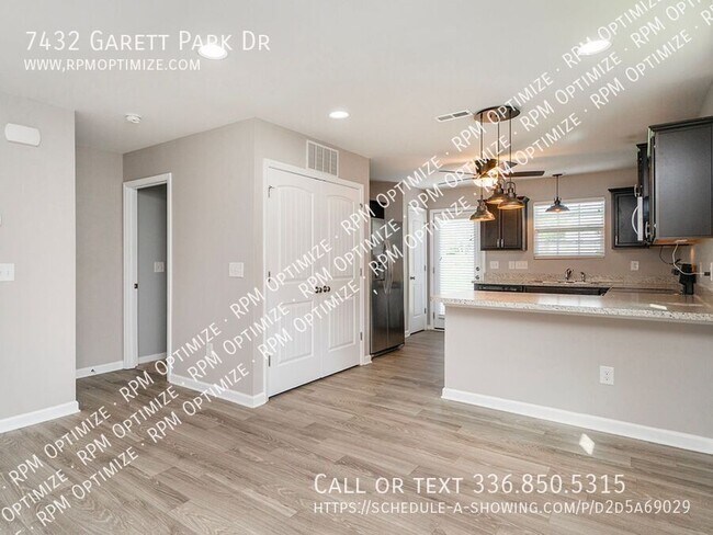 Building Photo - 7432 Garett Park Dr