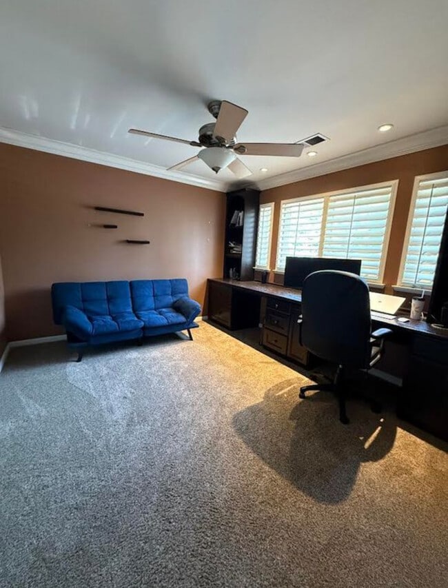 Building Photo - 688 Century Ln