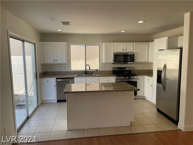 Building Photo - 3465 Western Sunset Ct