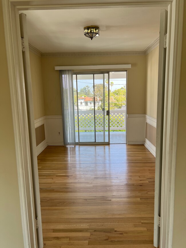 dining room - 1242 Devon Ave