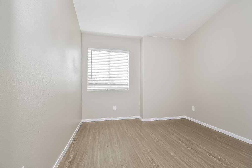 Building Photo - 5828 Meadow Dale Dr