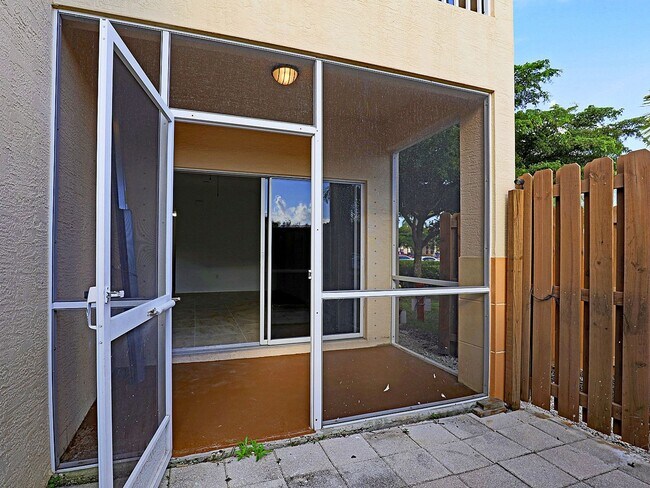 Building Photo - Bellamar 15385-411