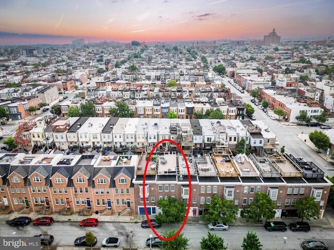 Building Photo - 721 S Streeper St