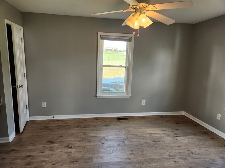 Building Photo - 1069 Pickle Rd