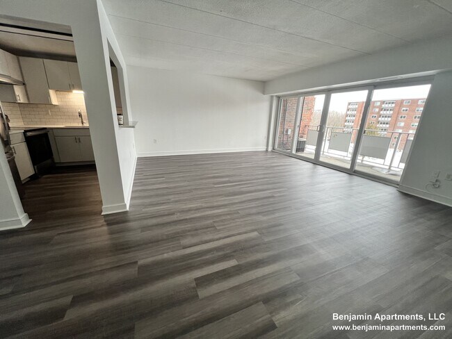 Building Photo - 49 Hill Rd