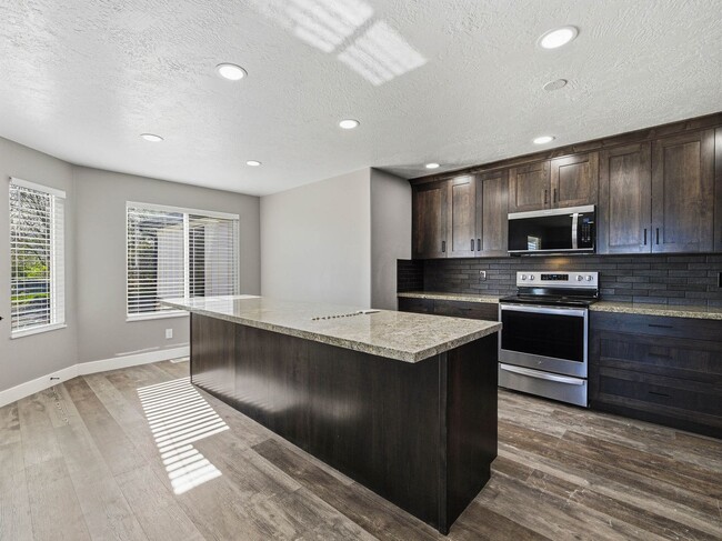 Building Photo - RES_O VAN DER WATT_14512