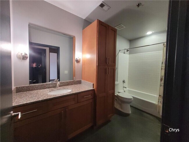 Building Photo - 620 Glen Iris Dr NE