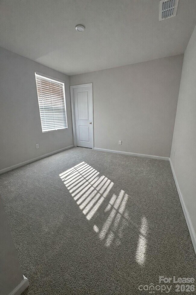 Building Photo - 6006 Silverwing Dr