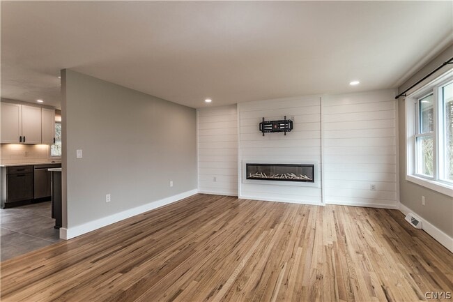 Building Photo - 87 Brown St