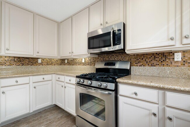 Building Photo - 262 Paseo Gregario