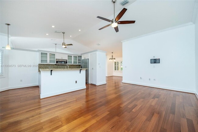 Building Photo - 405 SW 198th Terrace