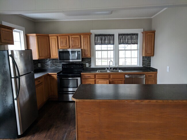 Building Photo - 509 W F Street