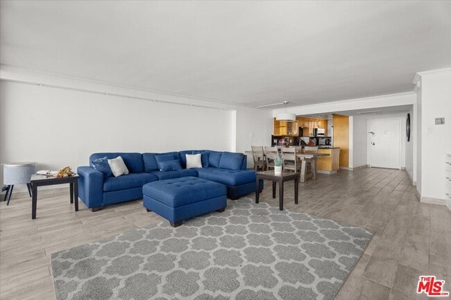 Building Photo - 4316 Marina City Dr